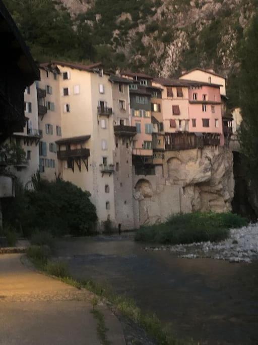 Confortable Au Pied Du Vercors Pont-en-Royans Esterno foto